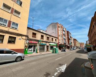 Vista exterior de Edifici en venda en Valladolid Capital