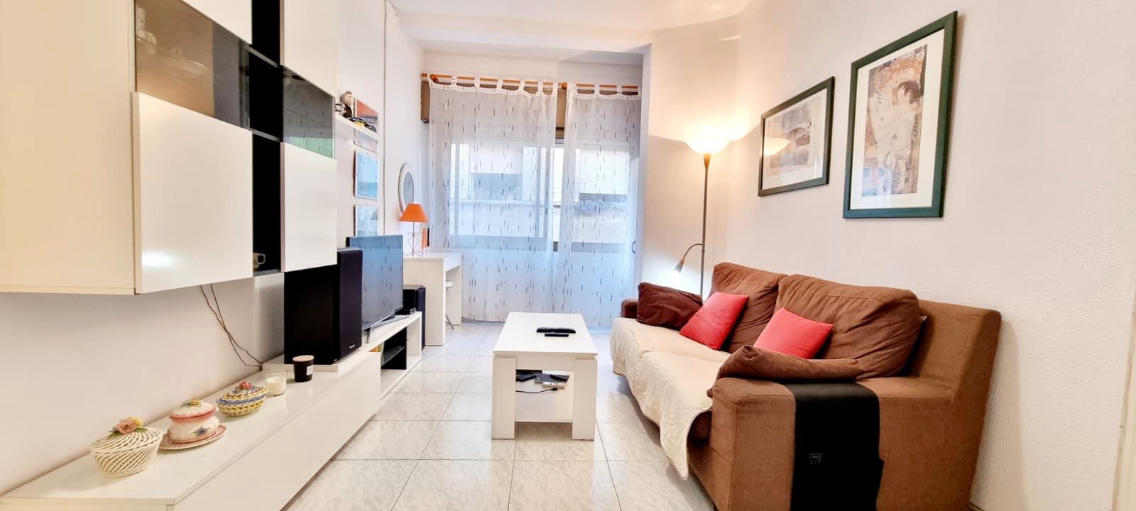 Living room of Flat for sale in L'Hospitalet de Llobregat  with Air Conditioner and Balcony