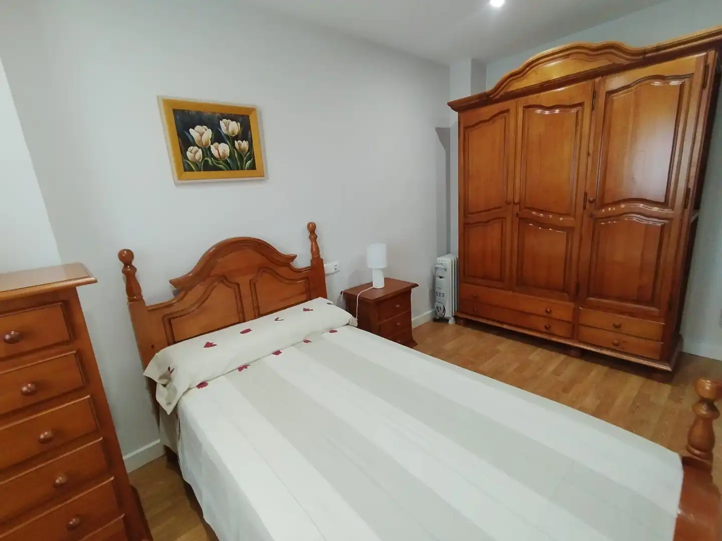 Bedroom of Flat for rent in Granada  with Air Conditioner, Heating and Furnished
