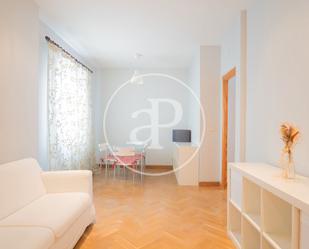 Sala d'estar de Pis de lloguer en  Madrid Capital amb Aire condicionat, Calefacció i Moblat