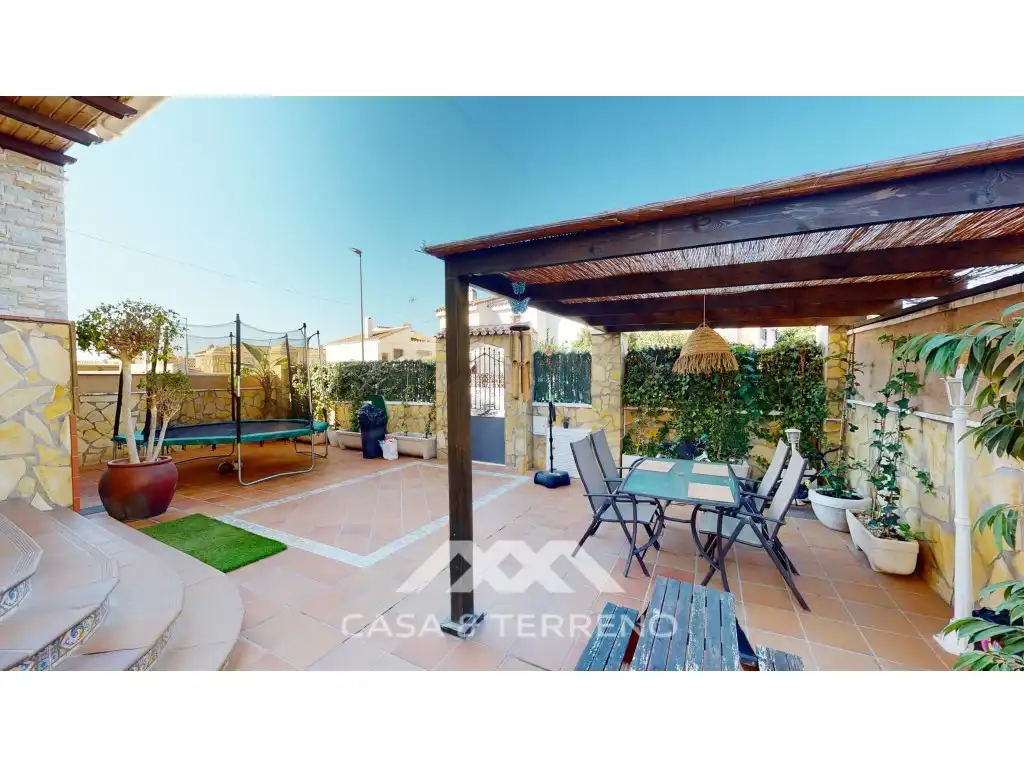 Terrassa de Casa o xalet en venda en Vélez-Málaga amb Aire condicionat, Jardí privat i Terrassa
