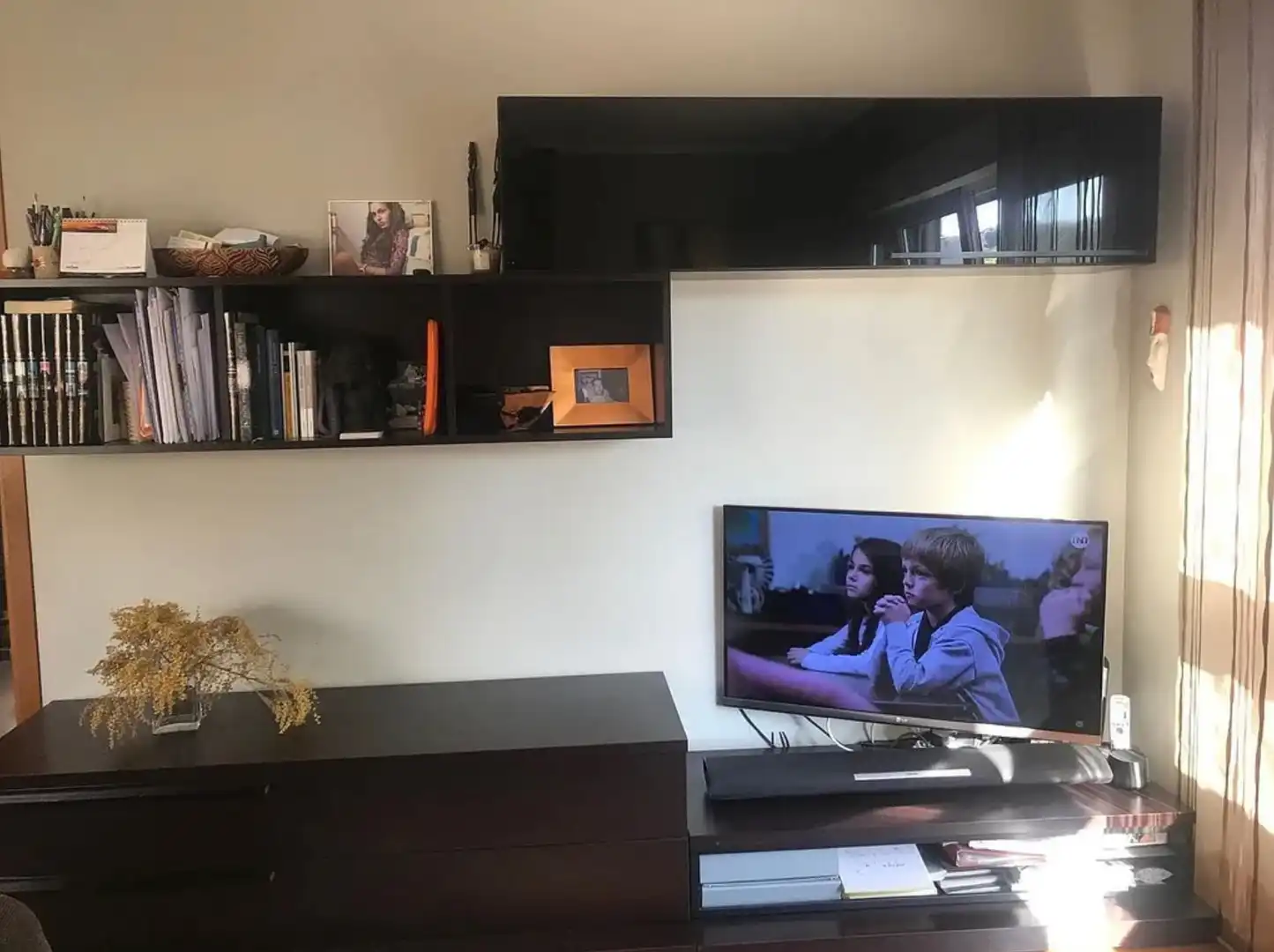 Sala de estar de Dúplex en venta en Oleiros con Calefacción, Trastero y Amueblado