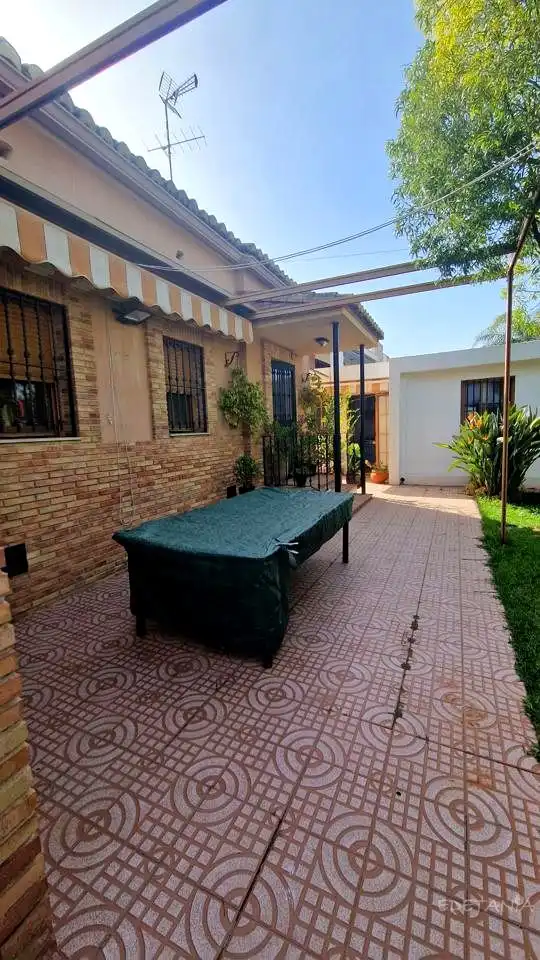 Casa o chalet de alquiler en 104, Moncada