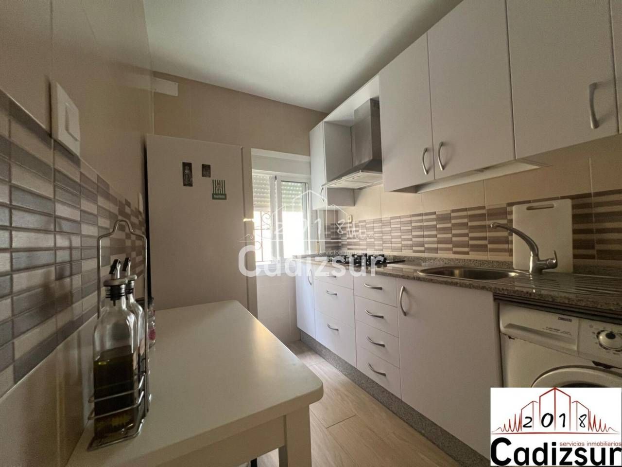 Kitchen of Flat to rent in  Cádiz Capital  with Terrace and Furnished