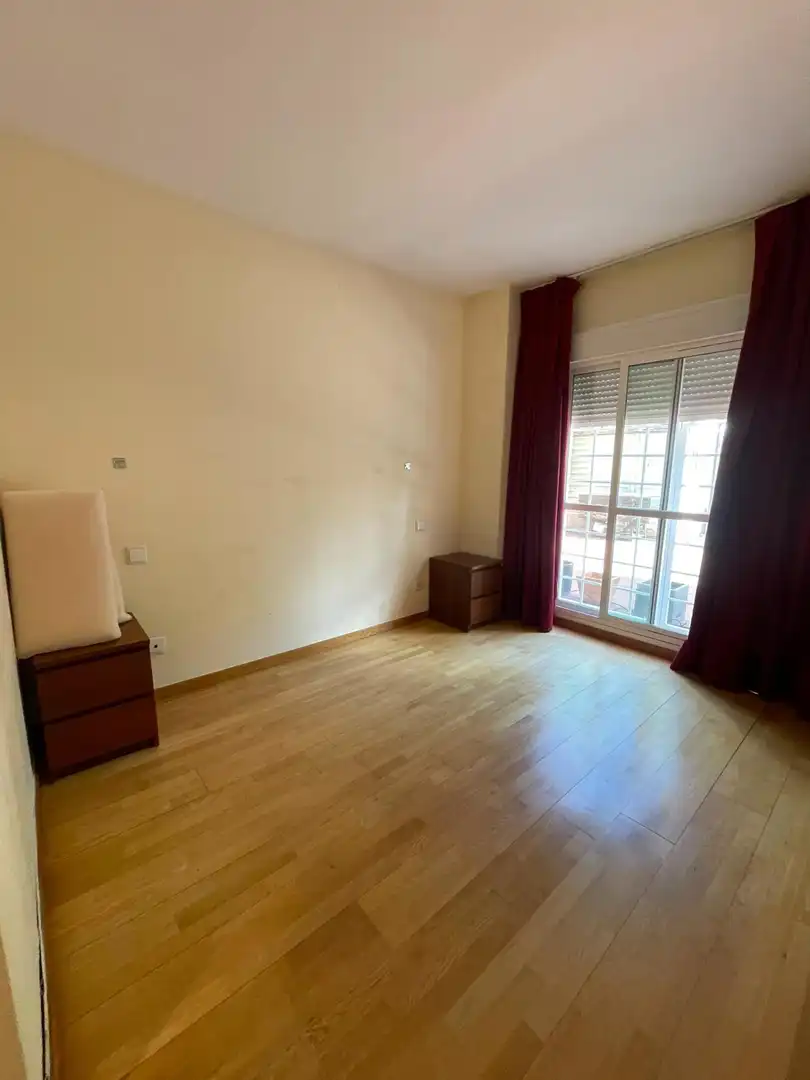 Schlafzimmer von Wohnung zur Miete in Las Rozas de Madrid mit Klimaanlage, Heizung und Terrasse
