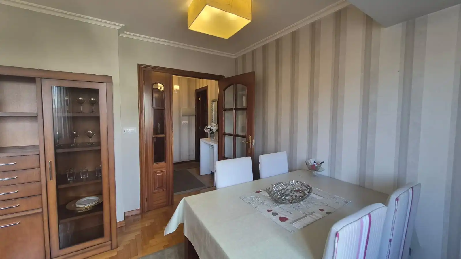 Comedor de Piso de alquiler en Vigo  con Amueblado, Horno y Lavadora