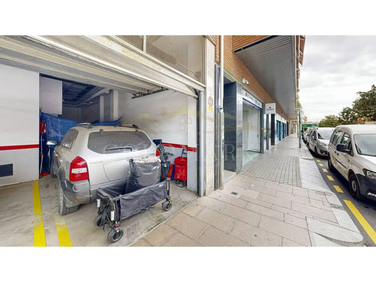 Parking de Dúplex en venta en Sant Joan Despí con Calefacción