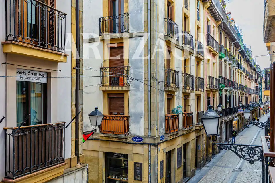 Piso con ascensor en venta en Calle Fermín Calbetón 33