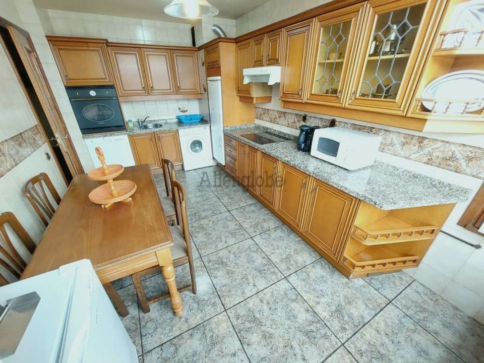 Kitchen of Flat to rent in Oviedo   with Heating