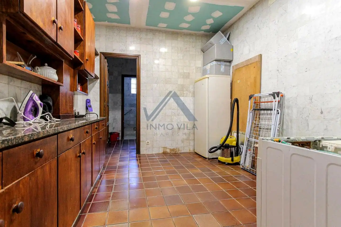 Cuina de Casa o xalet en venda en Montornès del Vallès amb Jardí privat, Terrassa i Piscina