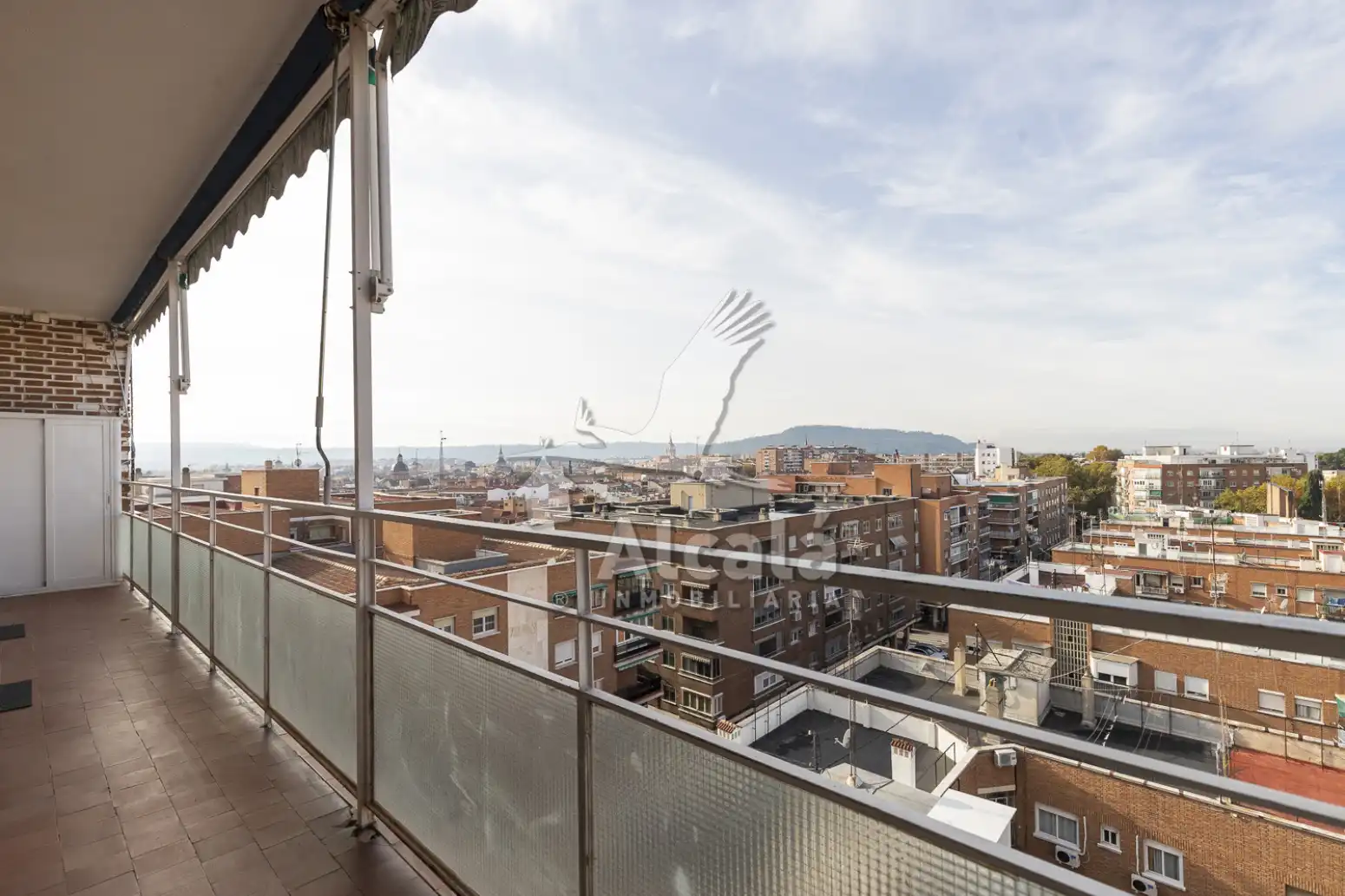 Vista exterior de Piso en venta en Alcalá de Henares con Calefacción y Terraza