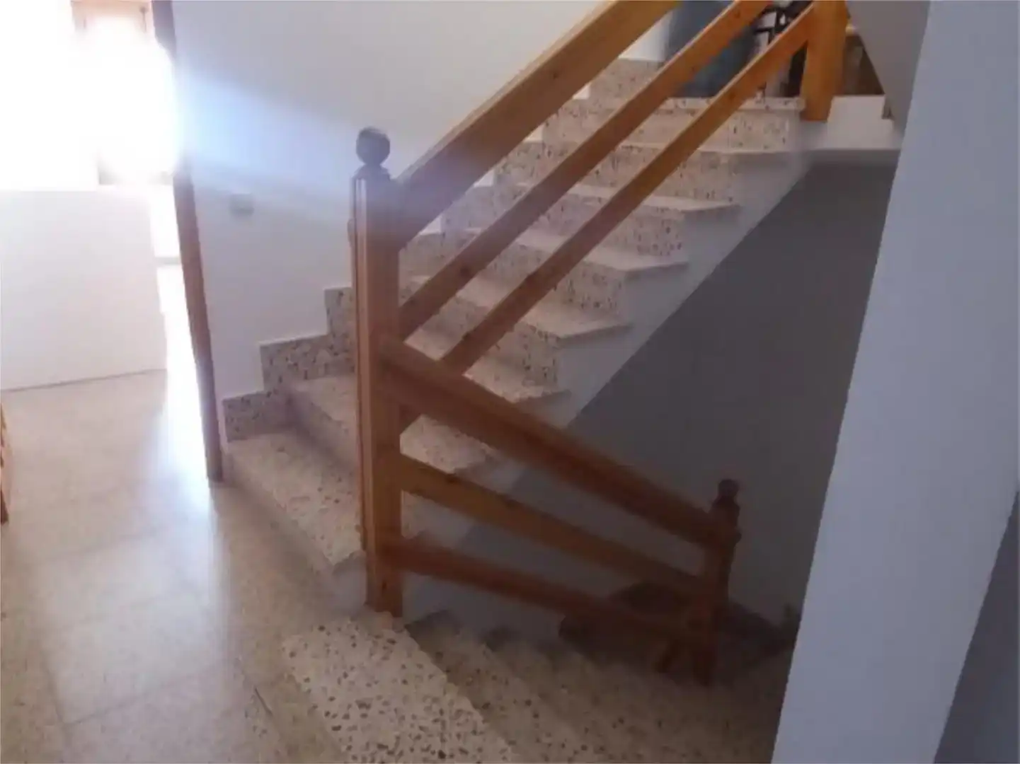 Casa adosada en venda en Alarcón amb Moblat i Balcó