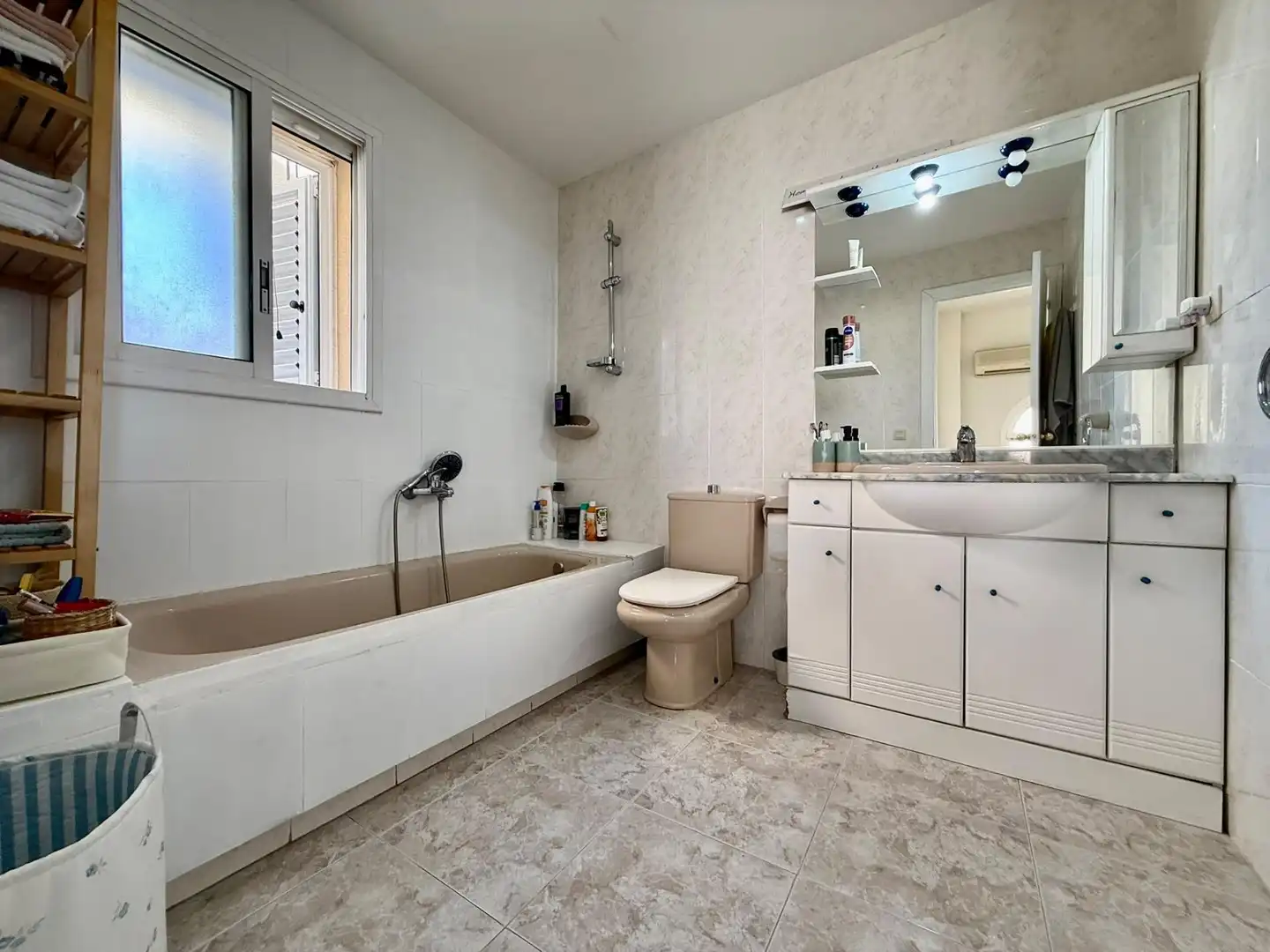 Baño de Casa adosada en venta en Calafell con Aire acondicionado, Calefacción y Terraza