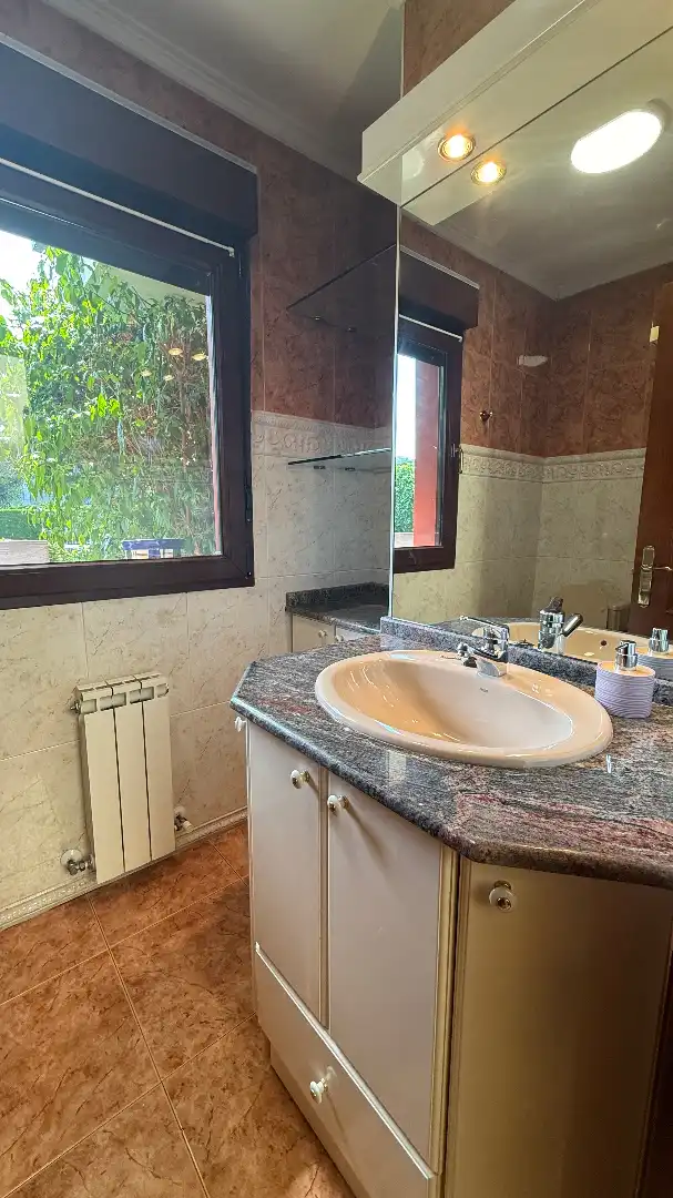 Houses for rent in Camino de las Campanillas, Somió