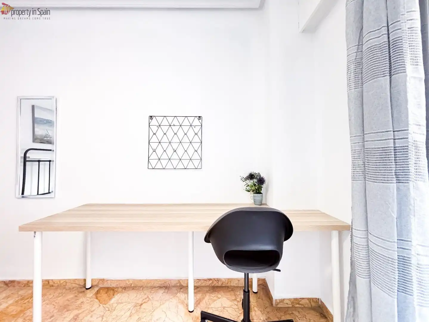 Habitación en ANGEL LOZANO, Barrio del Centro