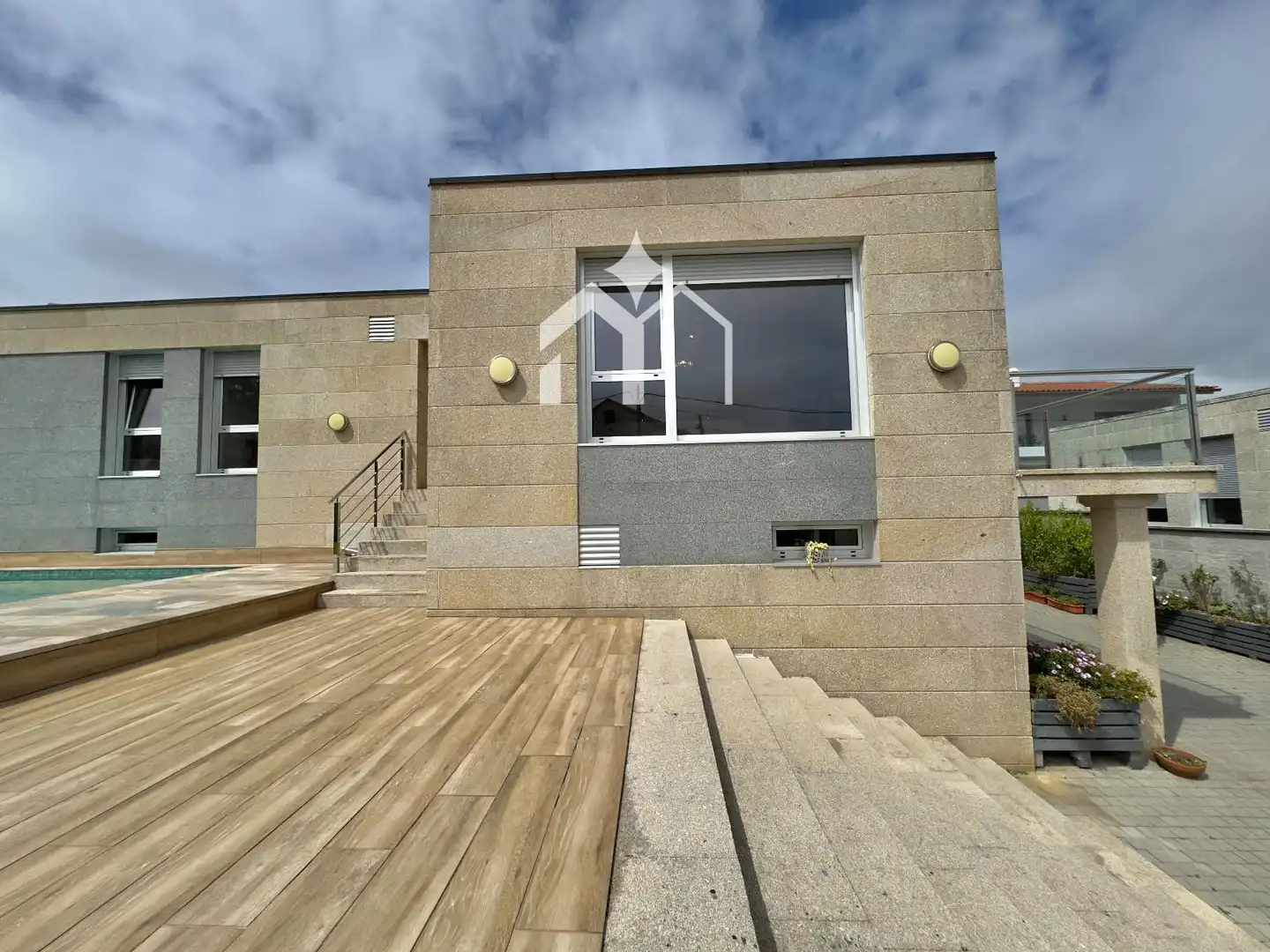 Vista exterior de Casa o xalet en venda en Cangas  amb Calefacció, Parquet i Terrassa