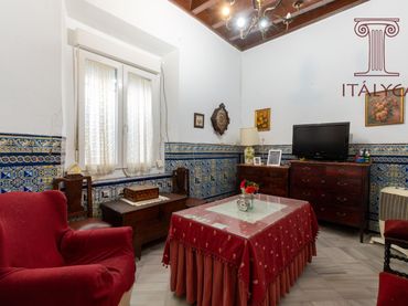 Casa amb balcó en venda a Calle BAILEN