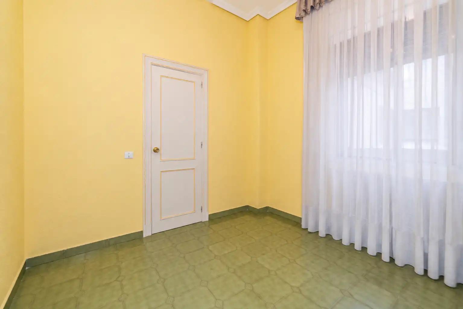 Habitación de Piso en venta en Madrid con Calefacción y Terraza