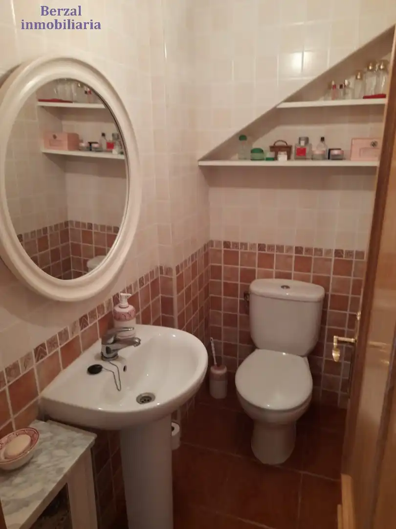 Baño de Finca rústica en venta en Lardero con Calefacción, Jardín privado y Terraza