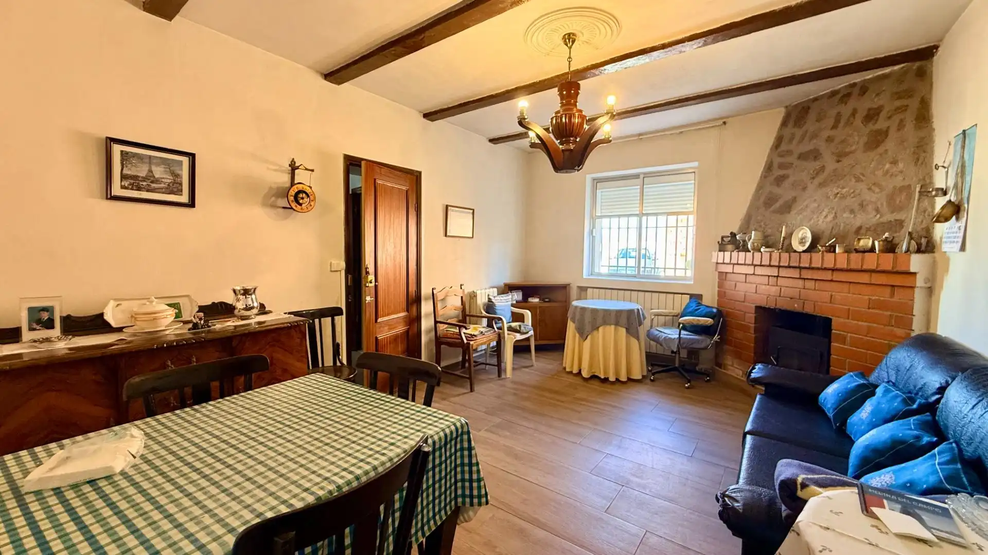 Comedor de Casa o chalet en venta en Fresneda de Cuéllar con Calefacción, Jardín privado y Trastero