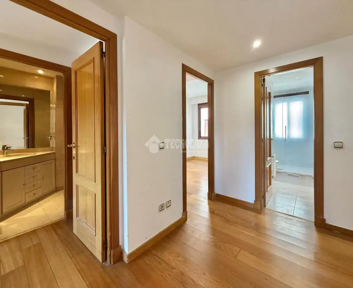 Flat for sale in Madrid  with Air Conditioner, Heating and Storage room