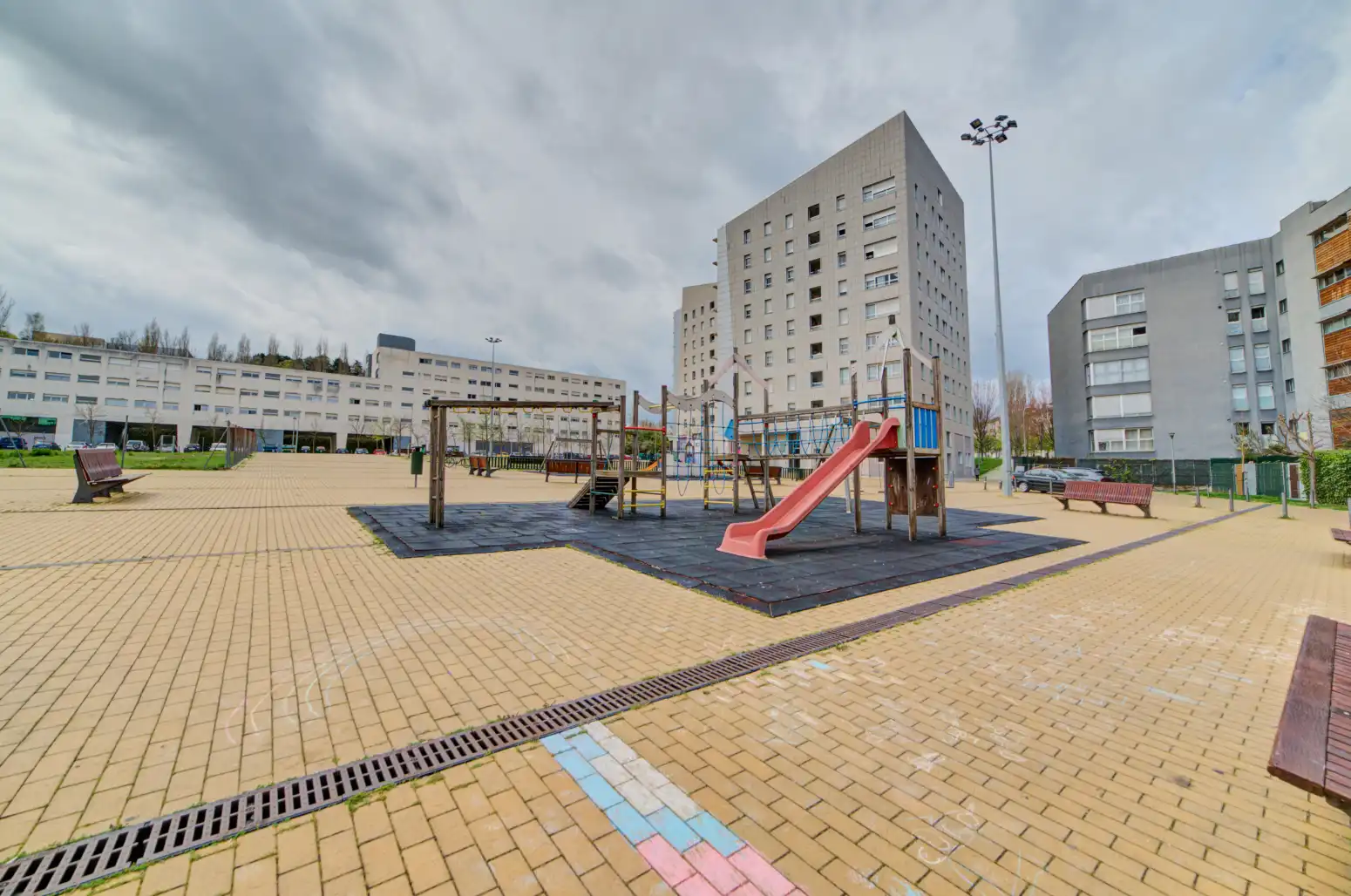 Parking de Piso de alquiler en  Pamplona / Iruña con Calefacción, Parquet y Trastero