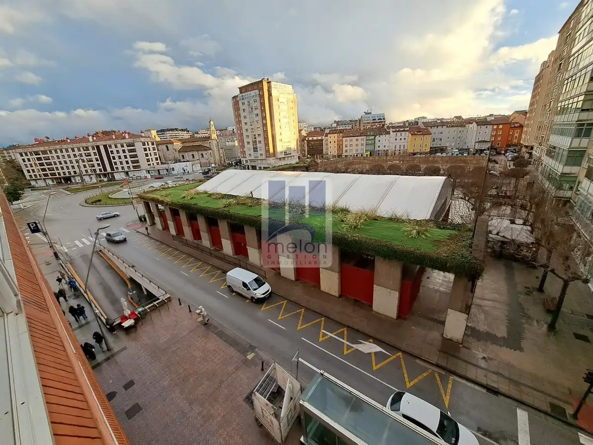 Vista exterior de Pis en venda en Burgos Capital