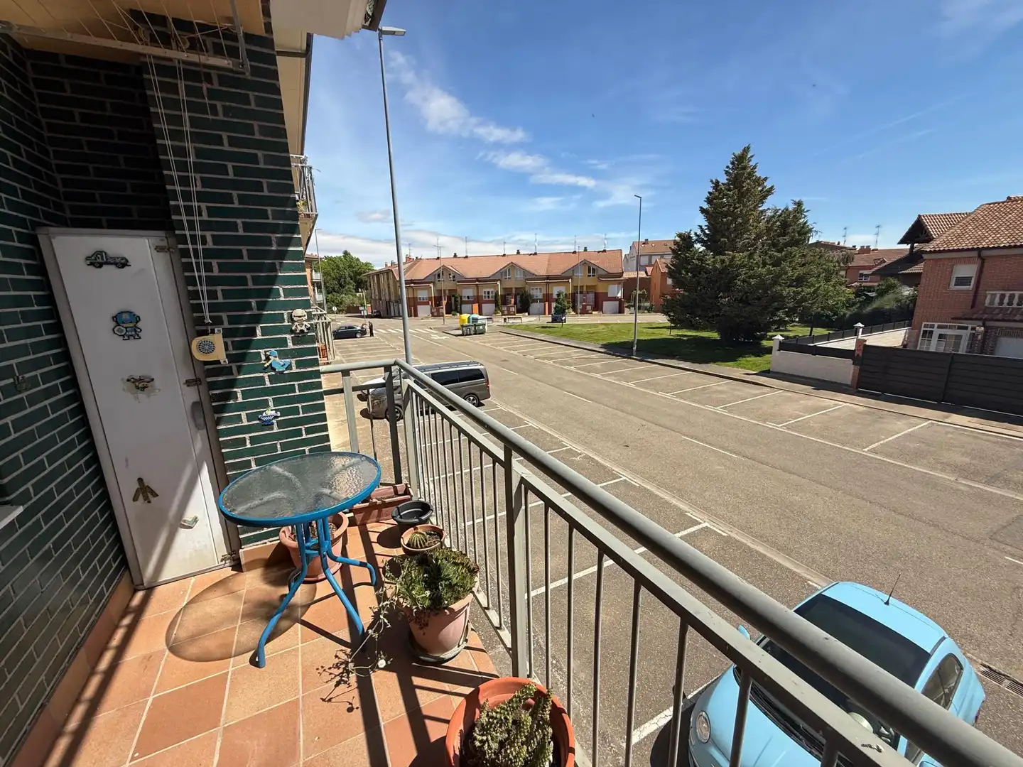 Vista exterior de Apartamento en venta en Valencia de Don Juan con Calefacción y Terraza