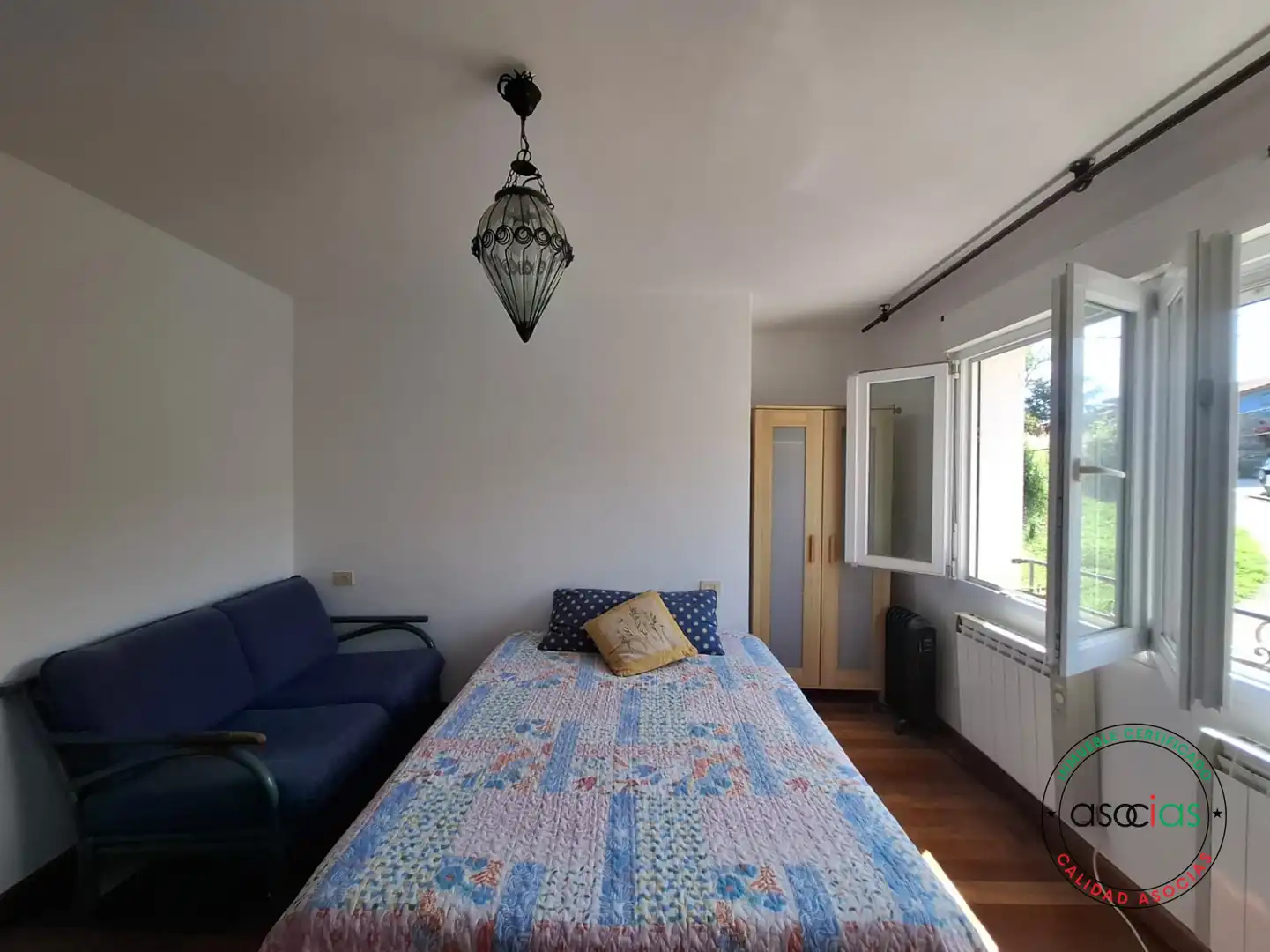 Habitación de Casa adosada en venta en Villaviciosa con Calefacción y Trastero
