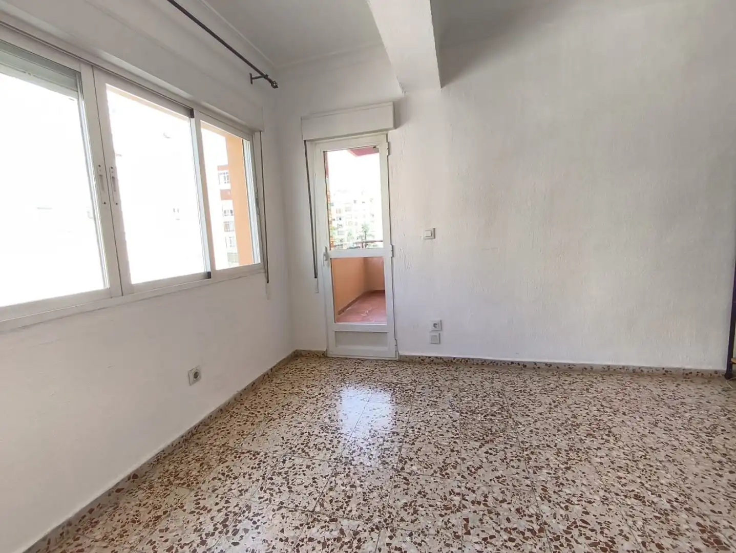 Piso con balcón en venta en Maria Auxiliadora - Barriada de Llera, imagen 5