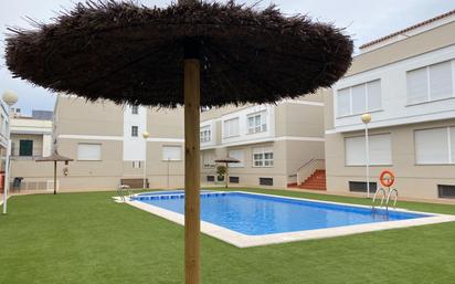 Piscina de Casa adosada en venda en Moncofa amb Aire condicionat, Jardí privat i Terrassa