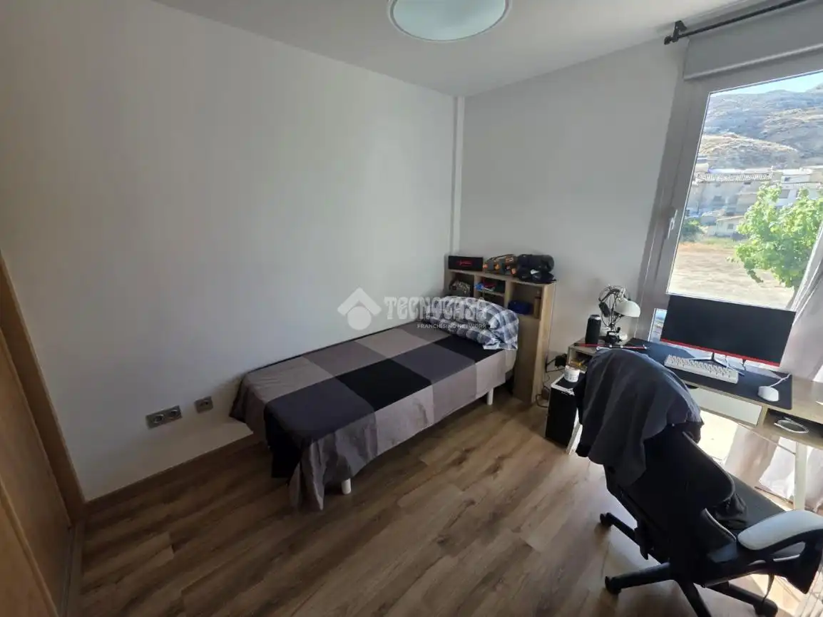 Bedroom of Flat for sale in Cadrete  with Air Conditioner, Heating and Terrace