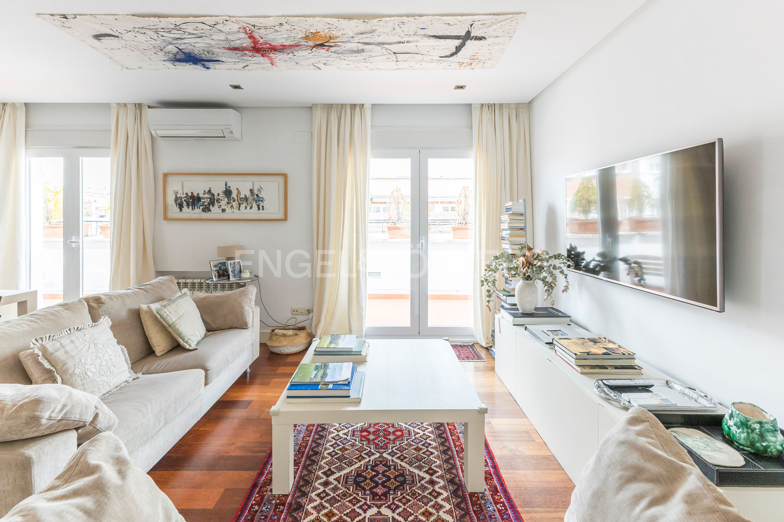 Sala d'estar de Àtic en venda en  Madrid Capital amb Aire condicionat, Calefacció i Terrassa