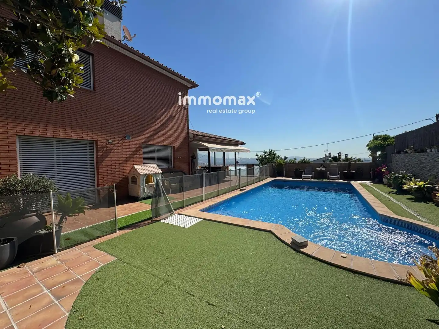 Piscina de Casa o chalet en venta en Sant Boi de Llobregat con Aire acondicionado, Calefacción y Terraza