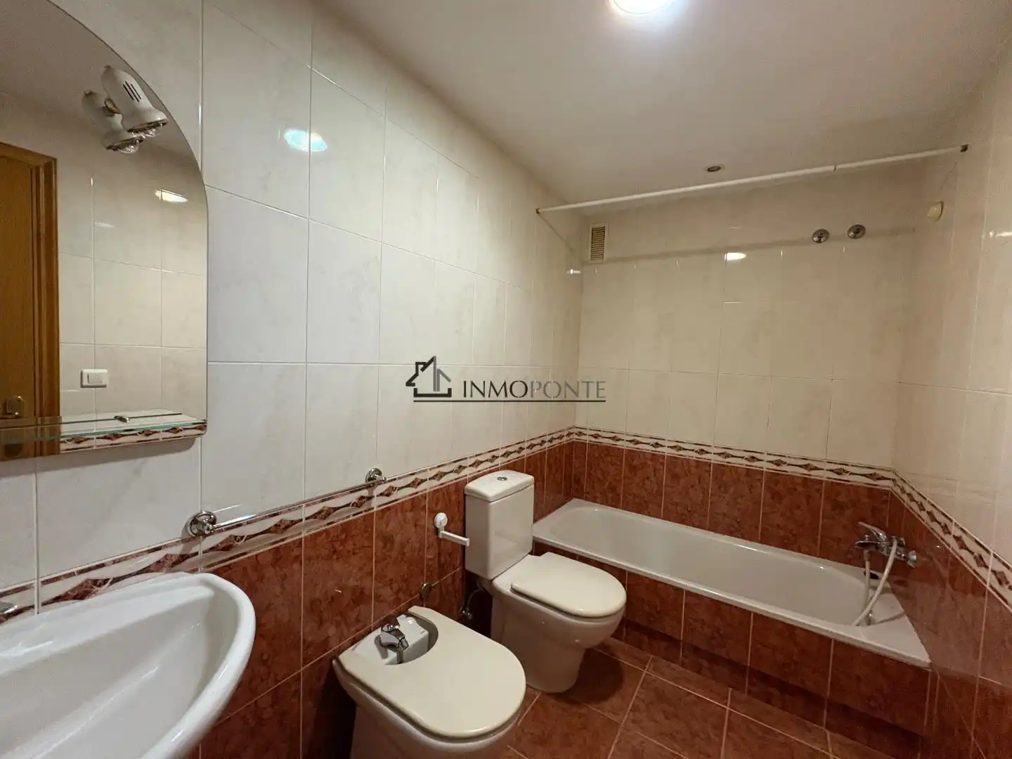 Badezimmer von Wohnung zum Verkauf in Pontevedra Capital 