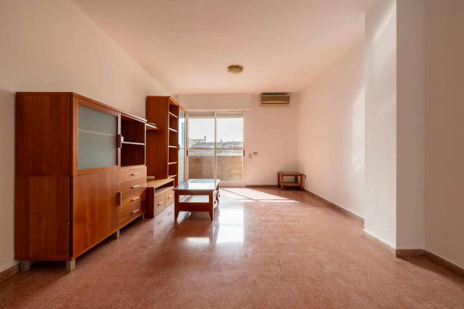 Living room of Flat for rent in Murcia  with Air Conditioner, Storage room and Balcony