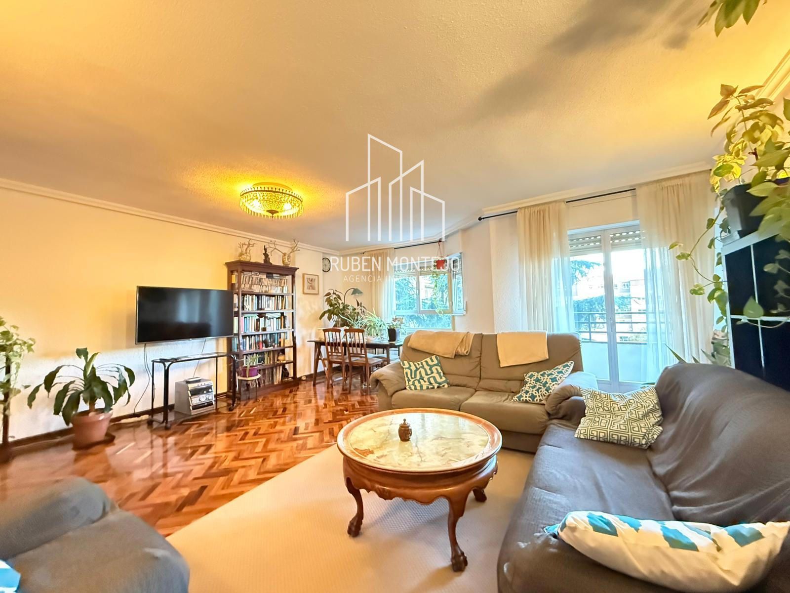 Sala de estar de Piso en venta en Salamanca Capital con Calefacción, Terraza y Balcón