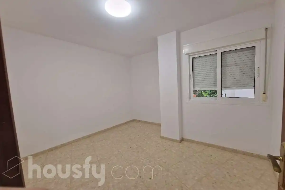 Dormitori de Pis de lloguer en El Ejido amb Terrassa i Balcó