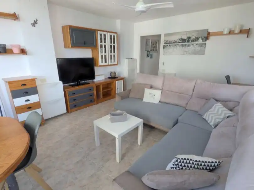 Sala de estar de Apartamento de alquiler en Benicasim / Benicàssim con Calefacción, Trastero y Amueblado