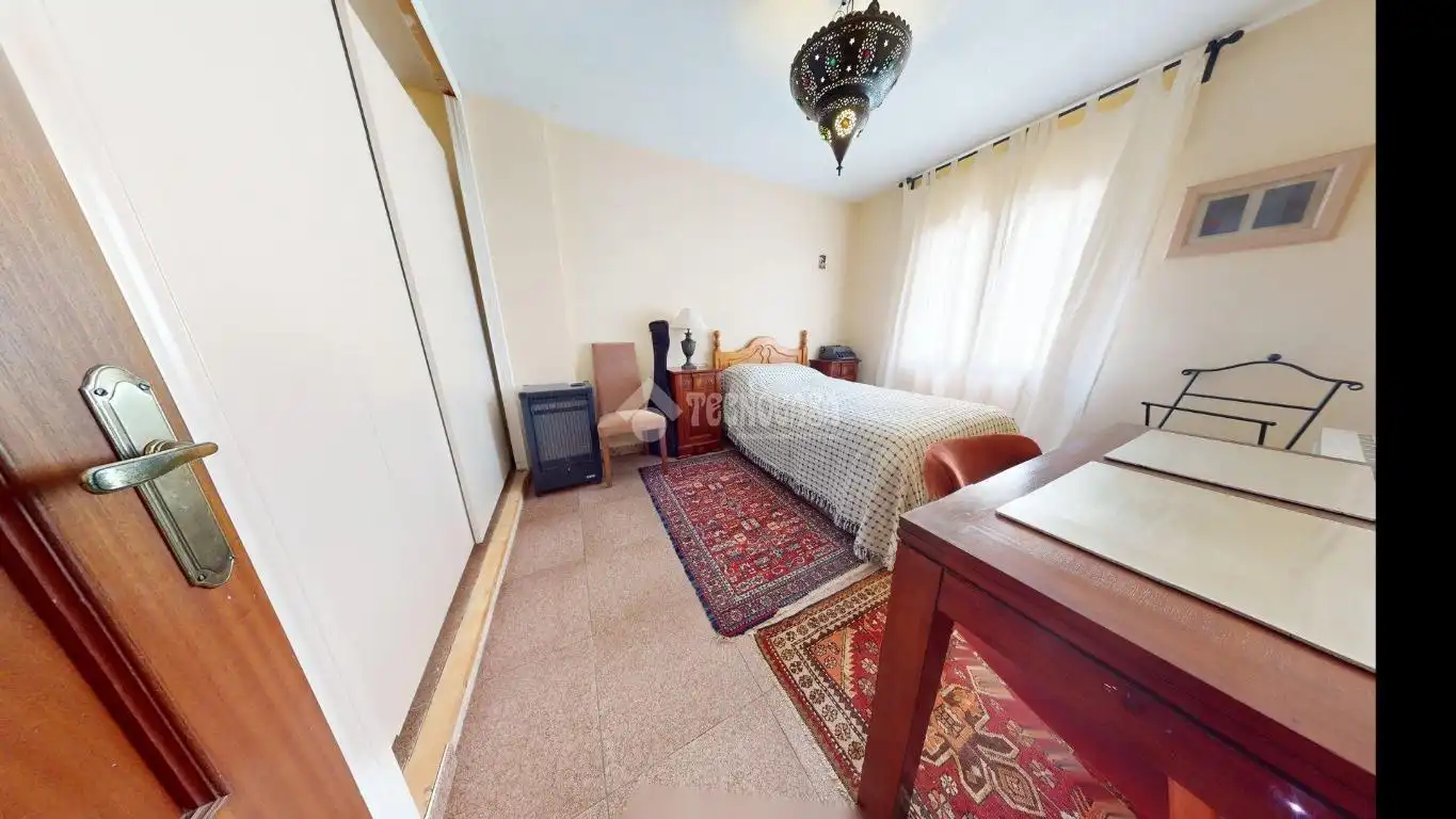 Habitación de Casa adosada en venta en Horche con Calefacción, Terraza y Balcón