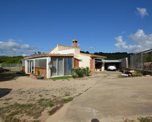 Vista exterior de Casa o xalet en venda en El Perelló amb Terrassa