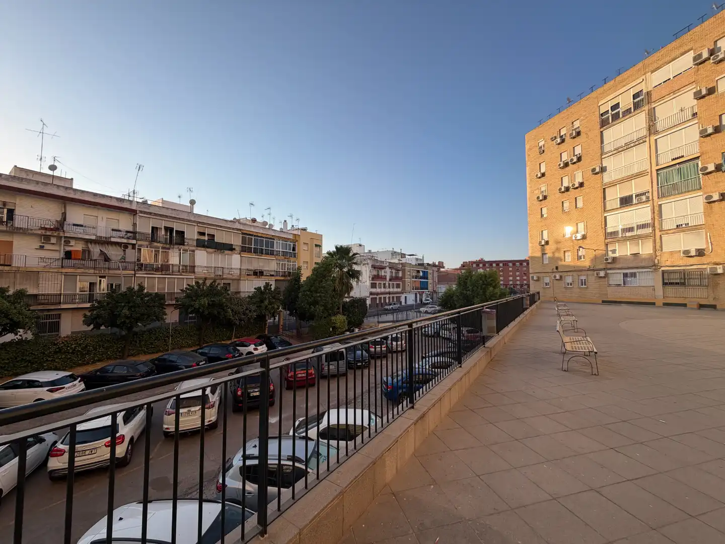 Vista exterior de Piso en venta en Sevilla con Aire acondicionado y Terraza
