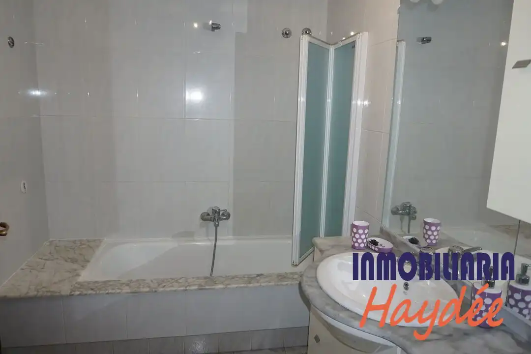 Bathroom of Flat for sale in Melide  with Heating, Storage room and Furnished