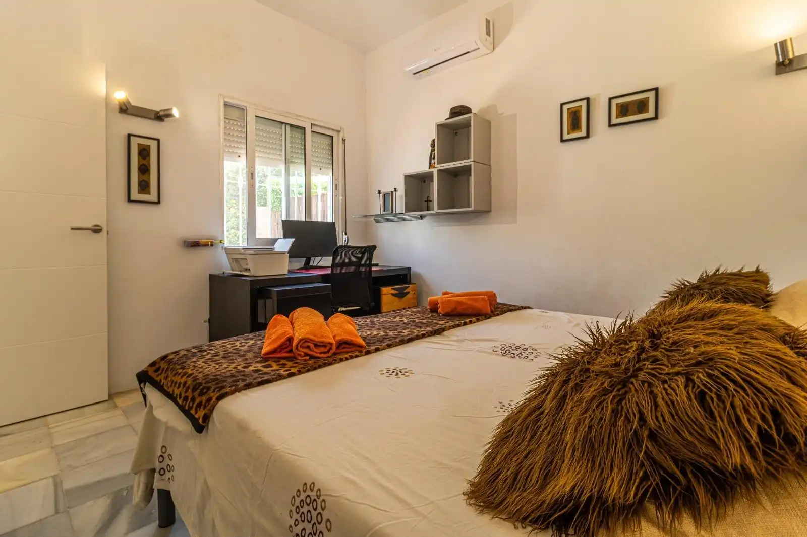 Casa aparellada amb terrassa en venda a Urbanizacion Estepona, imagen 29