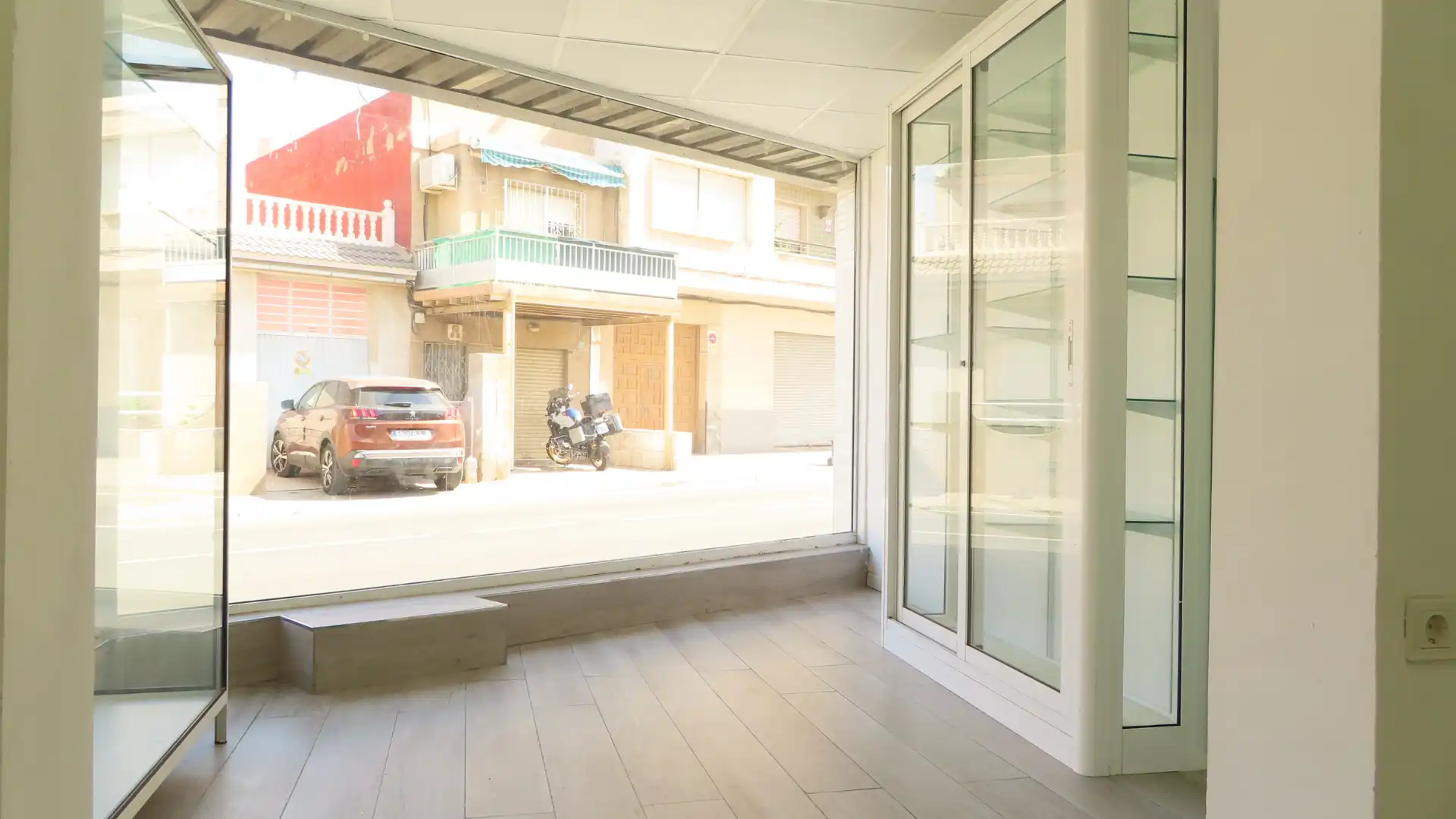 Commercial properties for rent in Cartagena  with Air Conditioner and Heating