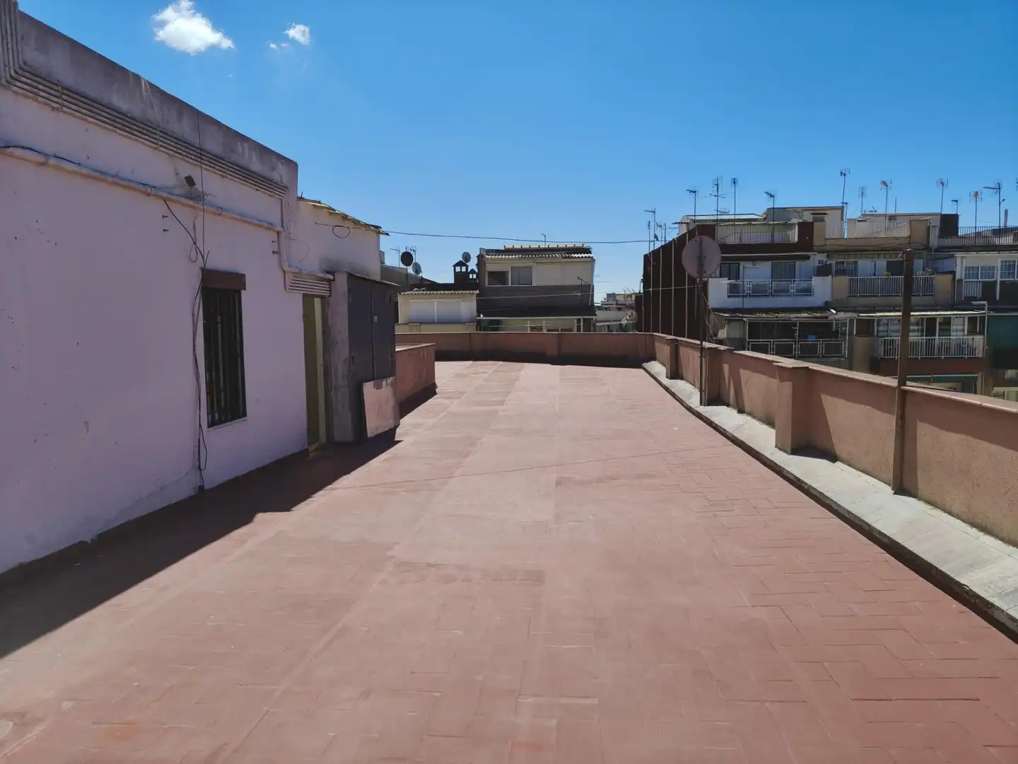 Terraza de Ático en venta en L'Hospitalet de Llobregat con Parquet, Terraza y Trastero