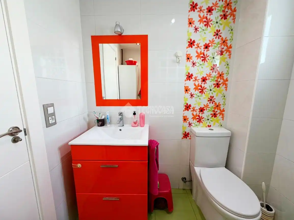Badezimmer von Wohnung zum Verkauf in Zaragoza mit Klimaanlage, Heizung und Parkett