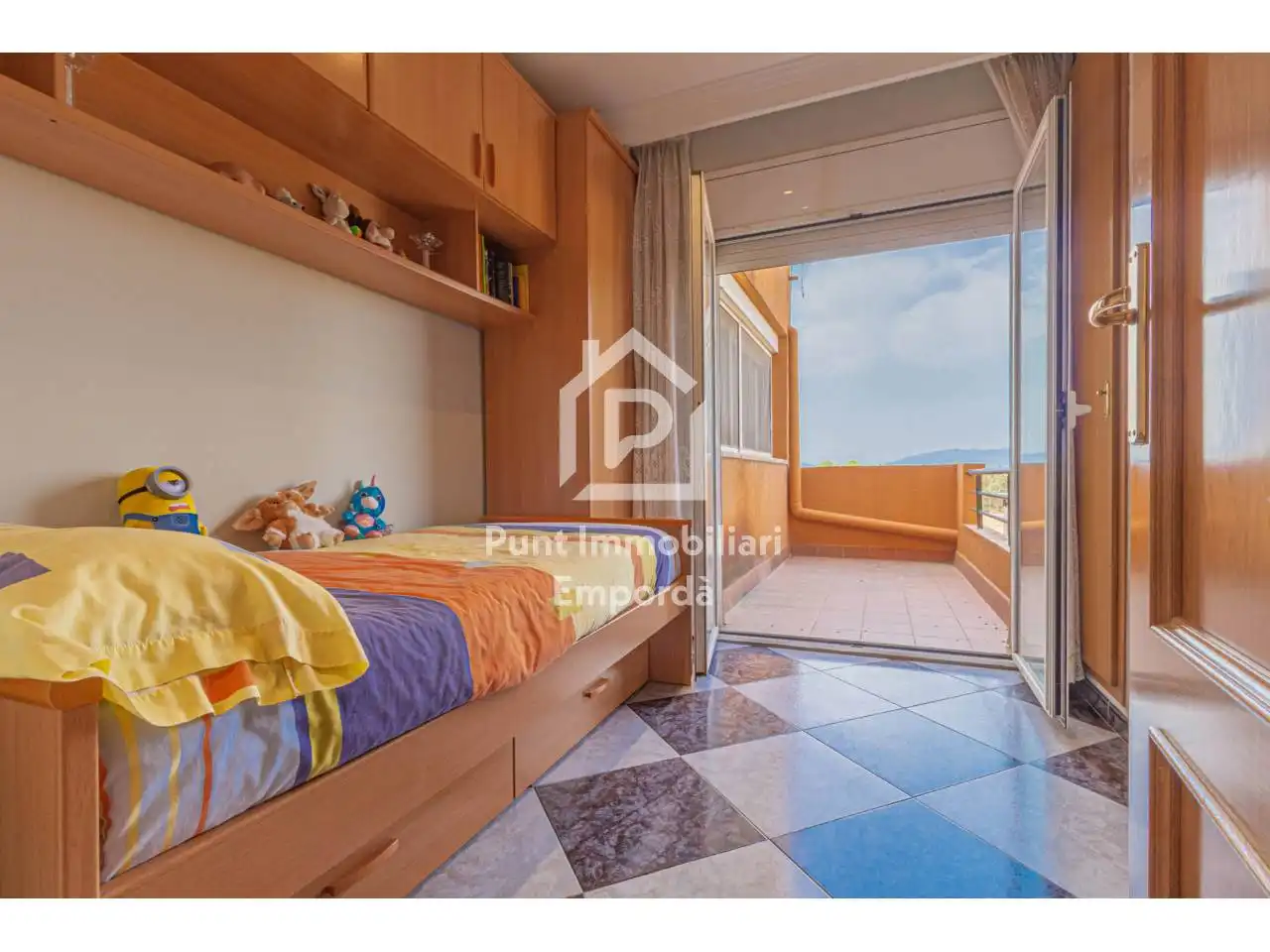 Habitación de Dúplex en venta en Figueres con Terraza