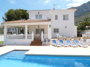 Xalet amb piscina de lloguer a Carrer Conillets