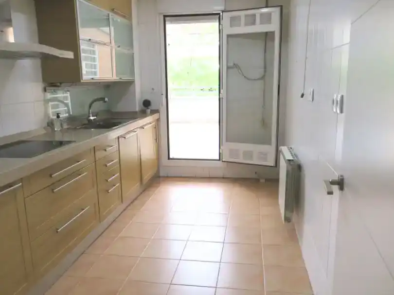 Cocina de Piso en venta en  Madrid Capital con Aire acondicionado